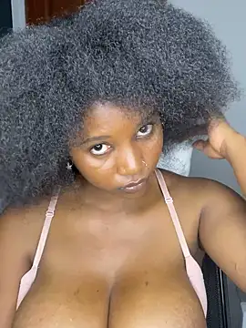 Snapshot of chocogirl01 chatting on 02.02.25 chocogirl01 online show from 02.02.25