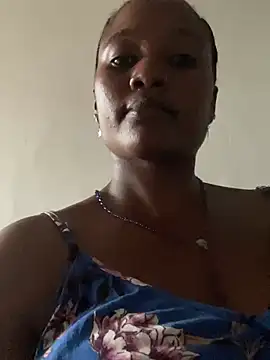 Snapshot of chocogirl01 chatting on 02.14.25 chocogirl01 online show from 02.14.25