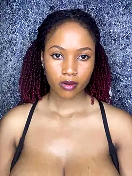 Snapshot of chocogirl01 chatting on 10.01.25 chocogirl01 online show from 10.01.25