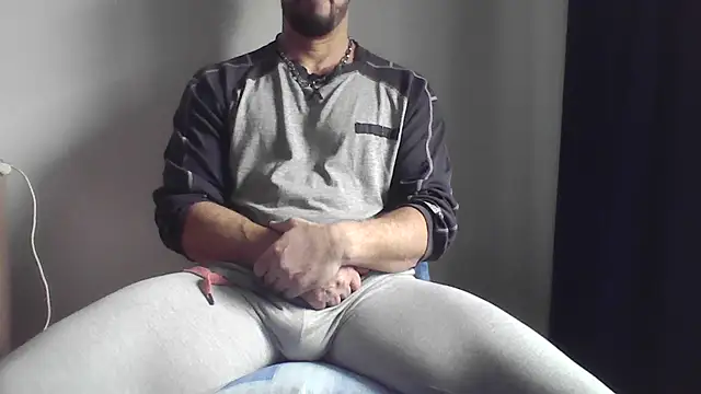 Snapshot of fl3xxx1 chatting on 02.15.25 fl3xxx1 online show from 02.15.25