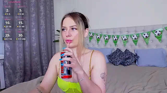 TamarraFox online show from 07.19.26