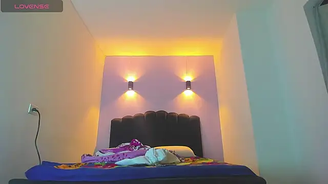 Sofia Clauss  online show from 09.16.25