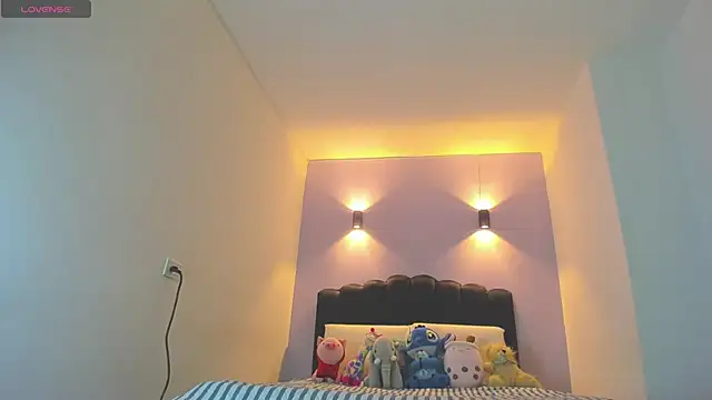 Sofia Clauss  online show from 01.09.26