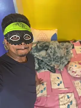 Snapshot of OrgsmMust chatting on 03.08.25 OrgsmMust online show from 03.08.25