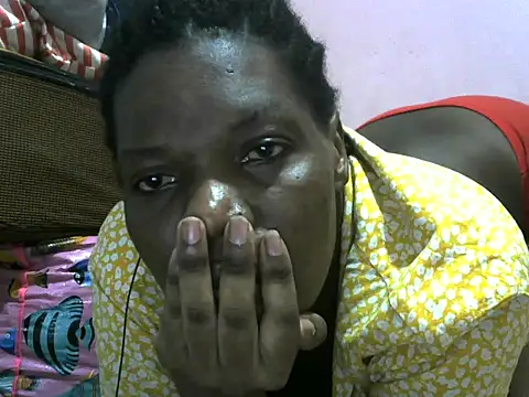 Snapshot of Bitty_baby chatting on 12.04.24 Bitty baby online show from 12.04.24