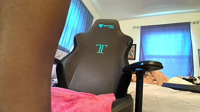 TSCassandraLove online show from 03.20.25