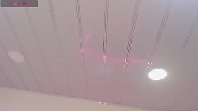 Snapshot of candy_lux_ chatting on 04.13.26 candy lux online show from 04.13.26