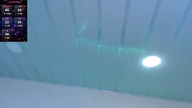 Snapshot of candy_lux_ chatting on 04.15.26 candy lux online show from 04.15.26