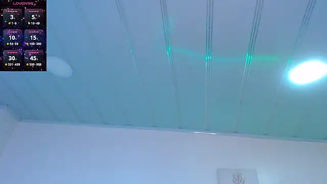 Snapshot of candy_lux_ chatting on 04.16.26 candy lux online show from 04.16.26