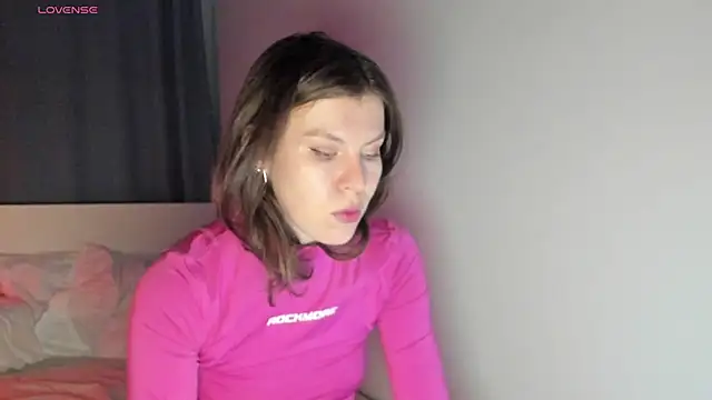 Snapshot of fifth_element chatting on 02.04.25 fifth element online show from 02.04.25