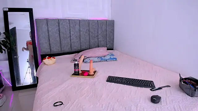 nataly red online show from 11.16.25