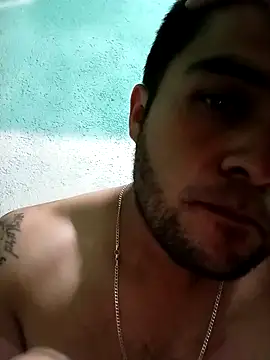 Snapshot of crowten chatting on 11.18.25 crowten online show from 11.18.25