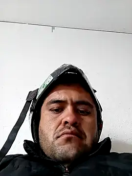 Snapshot of crowten chatting on 01.15.26 crowten online show from 01.15.26