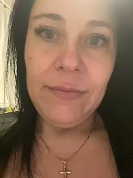 Snapshot of CuteNata chatting on 12.31.24 CuteNata online show from 12.31.24