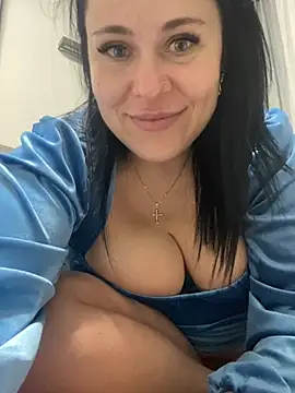 Snapshot of CuteNata chatting on 01.22.25 CuteNata online show from 01.22.25