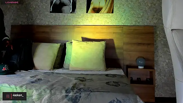 nicolaskan online show from 12.31.24