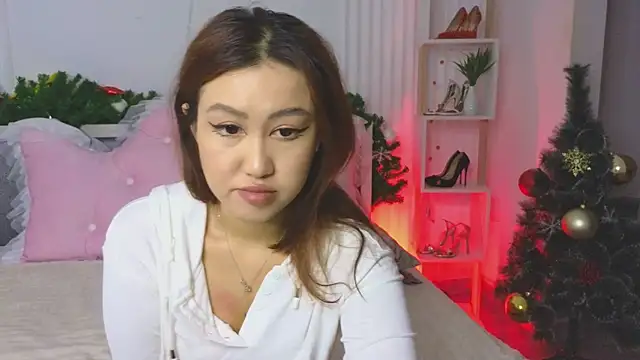 Snapshot of Diana_Moon_ chatting on 12.22.24 Diana Moon online show from 12.22.24