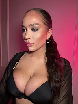 Snapshot of CardiSweetBaby chatting on 01.16.26 CardiSweetBaby online show from 01.16.26