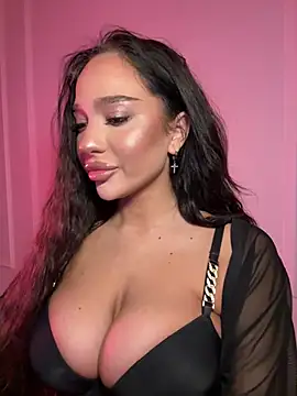 Snapshot of CardiSweetBaby chatting on 02.02.26 CardiSweetBaby online show from 02.02.26