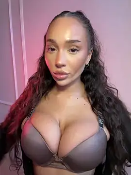 Snapshot of CardiSweetBaby chatting on 02.12.26 CardiSweetBaby online show from 02.12.26