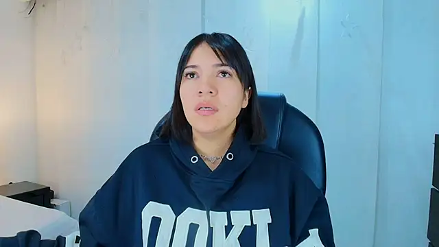 lina bedoya  online show from 11.28.25