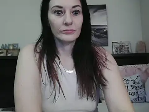 CrystalLakeXO online show from 02.04.25