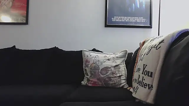 CrystalLakeXO online show from 09.21.25