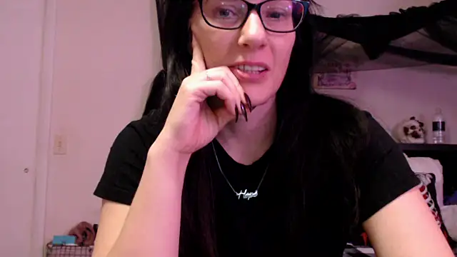 Snapshot of CrystalLakeXO chatting on 06.14.26 CrystalLakeXO online show from 06.14.26