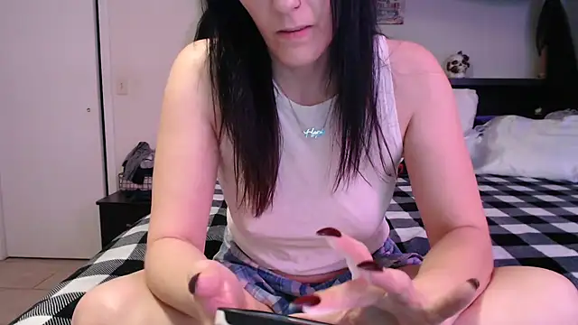Snapshot of CrystalLakeXO chatting on 06.25.26 CrystalLakeXO online show from 06.25.26