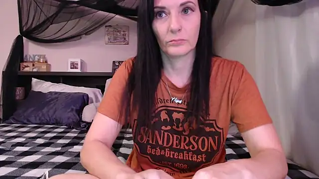 Snapshot of CrystalLakeXO chatting on 07.12.26 CrystalLakeXO online show from 07.12.26