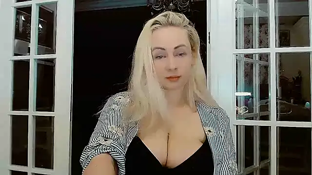 Snapshot of Olesya chatting on 01.29.25 Olesya online show from 01.29.25