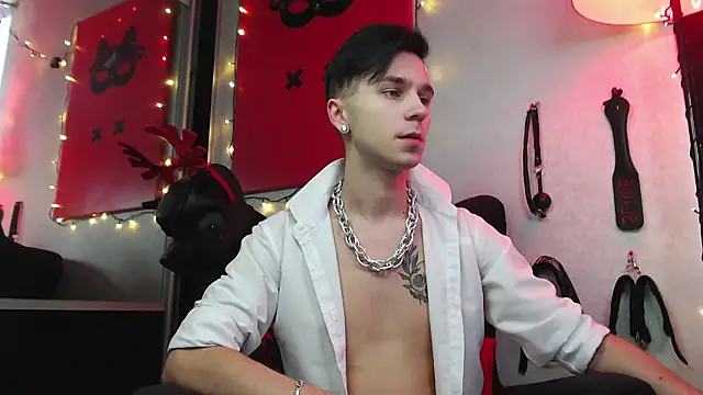 Joseph  Quinn online show from 01.06.25