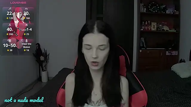 Snapshot of Miya_Dream_UKR chatting on 11.22.25 Miya Dream UKR online show from 11.22.25