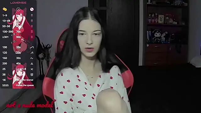 Snapshot of Miya_Dream_UKR chatting on 02.13.26 Miya Dream UKR online show from 02.13.26