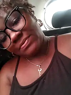 Snapshot of kaorysquirt chatting on 10.10.25 kaorysquirt online show from 10.10.25