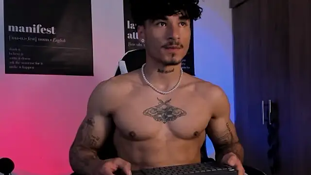 Snapshot of Thomas_Fit1 chatting on 02.24.26 Thomas Fit1 online show from 02.24.26