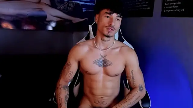 Snapshot of Thomas_Fit1 chatting on 04.29.26 Thomas Fit1 online show from 04.29.26
