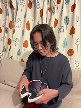 Snapshot of Katakuriko-Denpun chatting on 12.16.25 Katakuriko-Denpun online show from 12.16.25