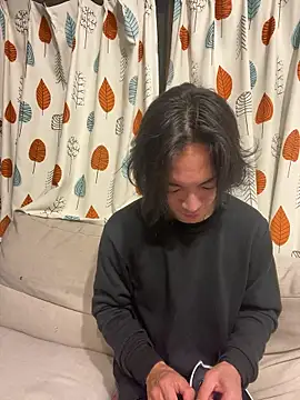 Snapshot of Katakuriko-Denpun chatting on 12.20.25 Katakuriko-Denpun online show from 12.20.25