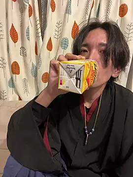 Snapshot of Katakuriko-Denpun chatting on 02.24.26 Katakuriko-Denpun online show from 02.24.26