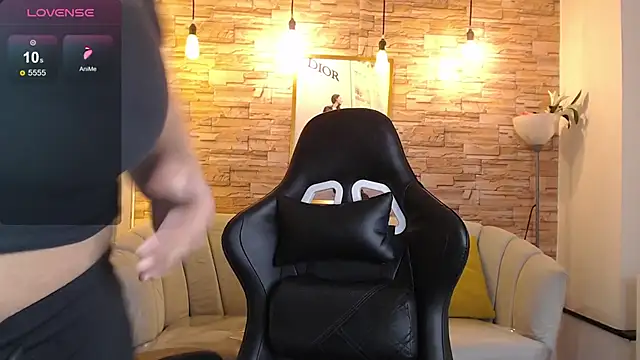 skeler lovd b  online show from 03.18.25