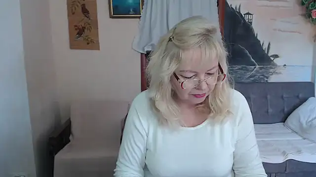 EvelynLoveShy online show from 11.14.25