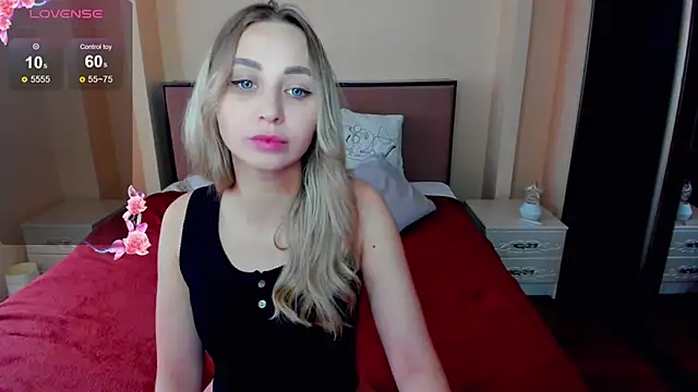 PerfectJulllia online show from 04.14.26