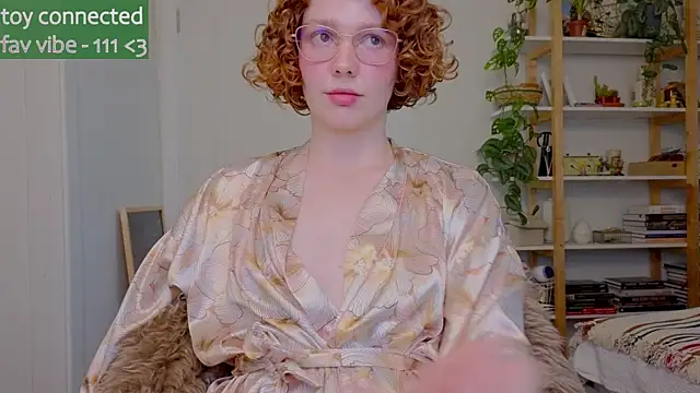 Snapshot of _lightmyfire chatting on 10.05.25  lightmyfire online show from 10.05.25