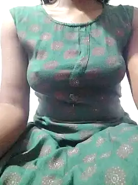 Snapshot of rituporna2004 chatting on 01.11.25 rituporna2004 online show from 01.11.25