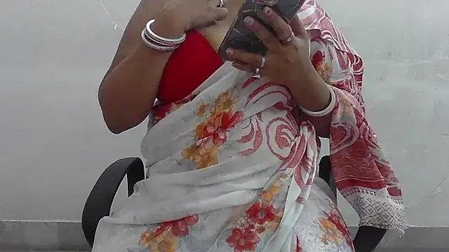 Snapshot of my-laila chatting on 07.04.26 my-laila online show from 07.04.26