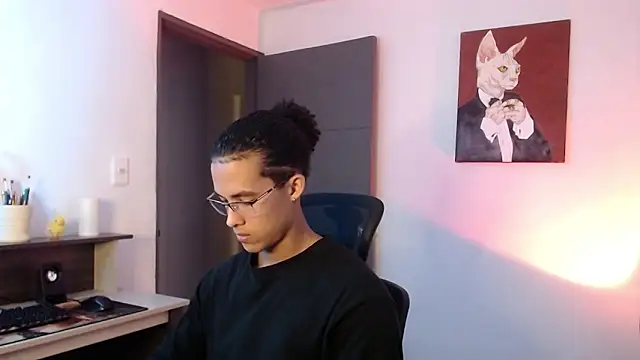 Snapshot of alejo_x3 chatting on 02.14.25 alejo x3 online show from 02.14.25