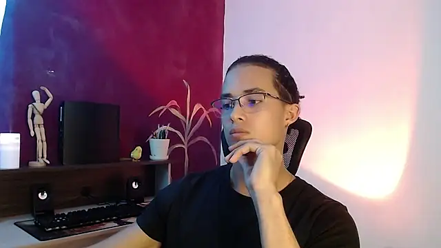 Snapshot of alejo_x3 chatting on 03.14.25 alejo x3 online show from 03.14.25