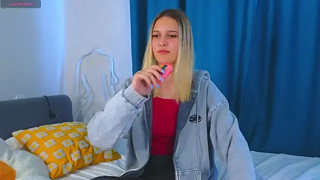 Snapshot of KimberliDean chatting on 02.27.25 KimberliDean online show from 02.27.25