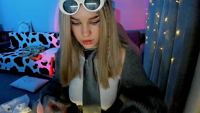 Ledy WWWII online show from 12.11.24